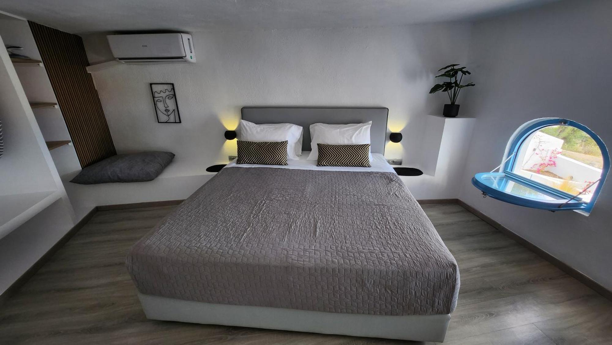Euphoria Suites & Deluxe Studios Fira  Zewnętrze zdjęcie