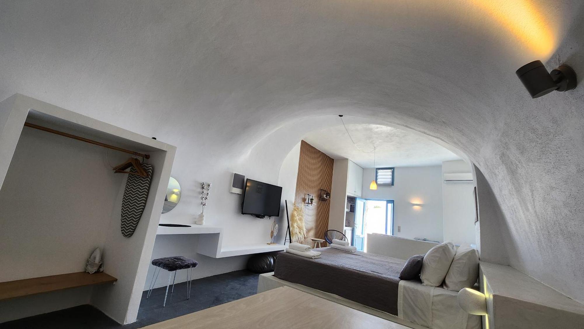Euphoria Suites & Deluxe Studios Fira  Zewnętrze zdjęcie