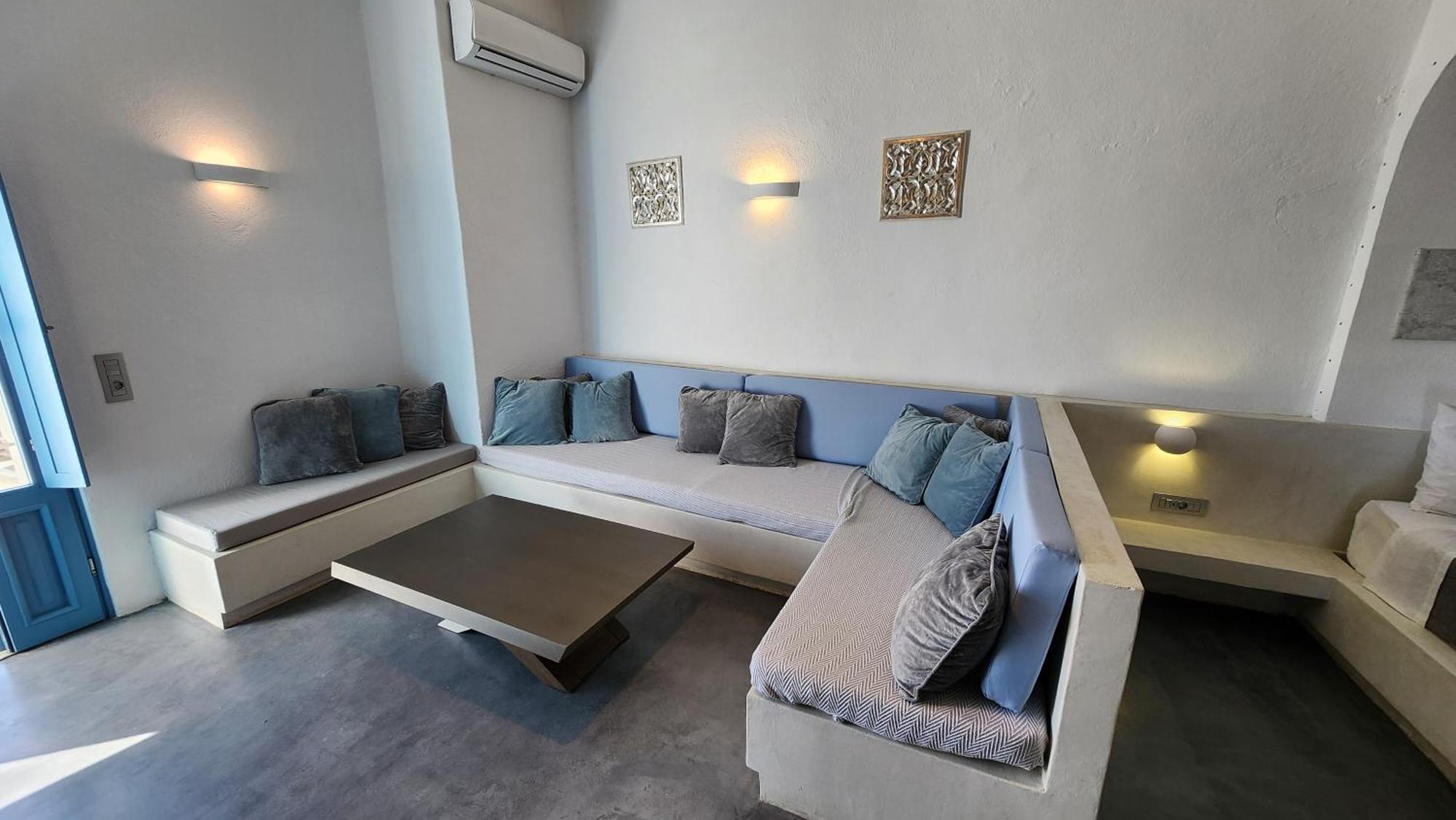 Euphoria Suites & Deluxe Studios Fira  Zewnętrze zdjęcie