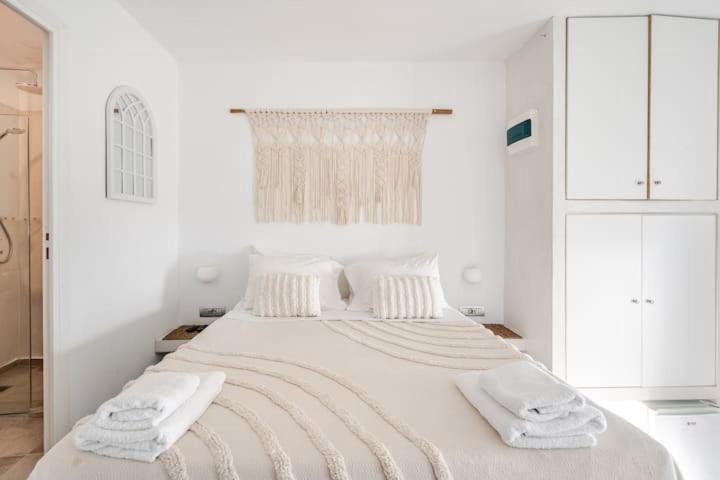 Euphoria Suites & Deluxe Studios Fira  Zewnętrze zdjęcie